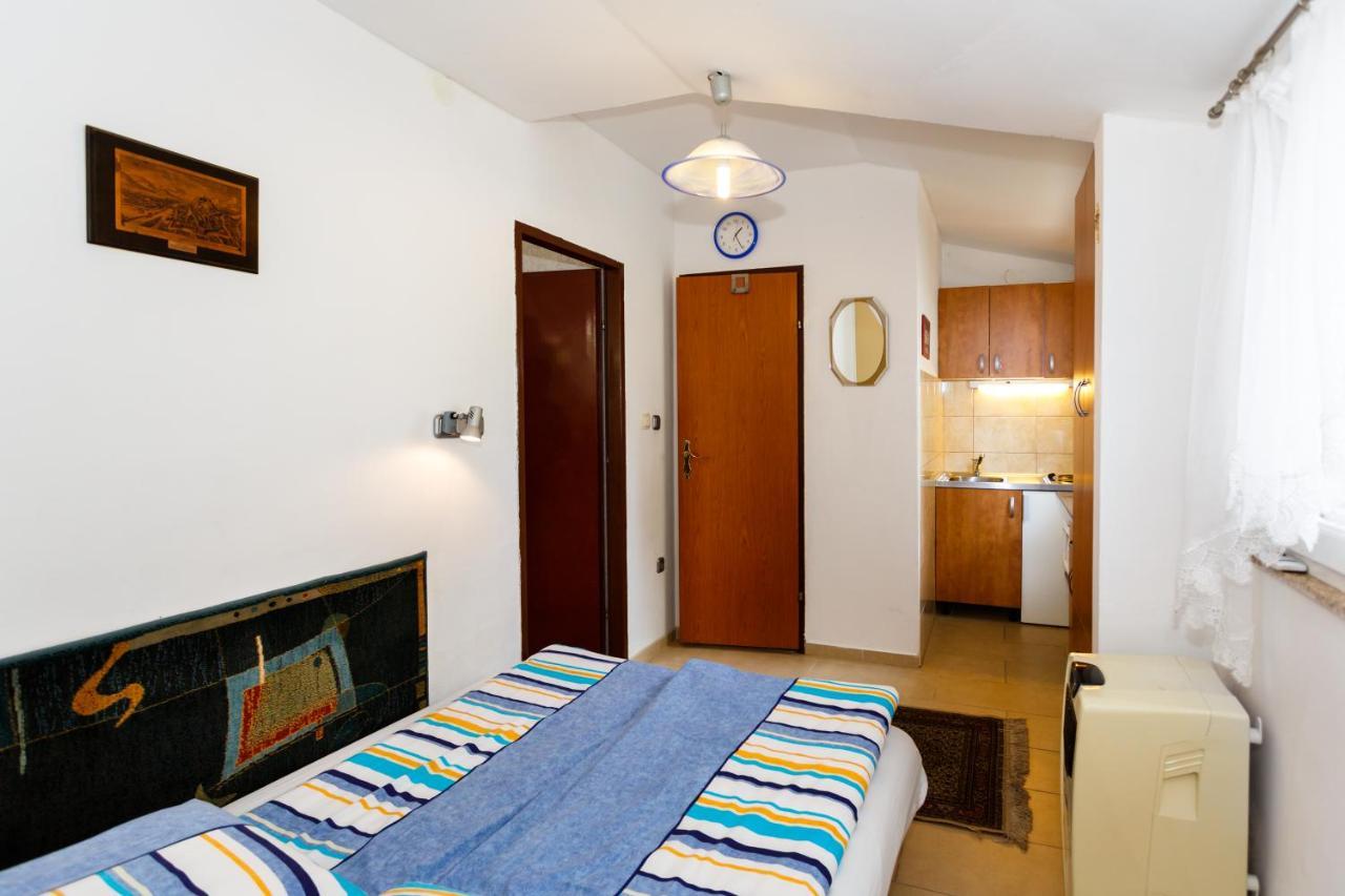 Apartmani Mili มาลินสกา ภายนอก รูปภาพ