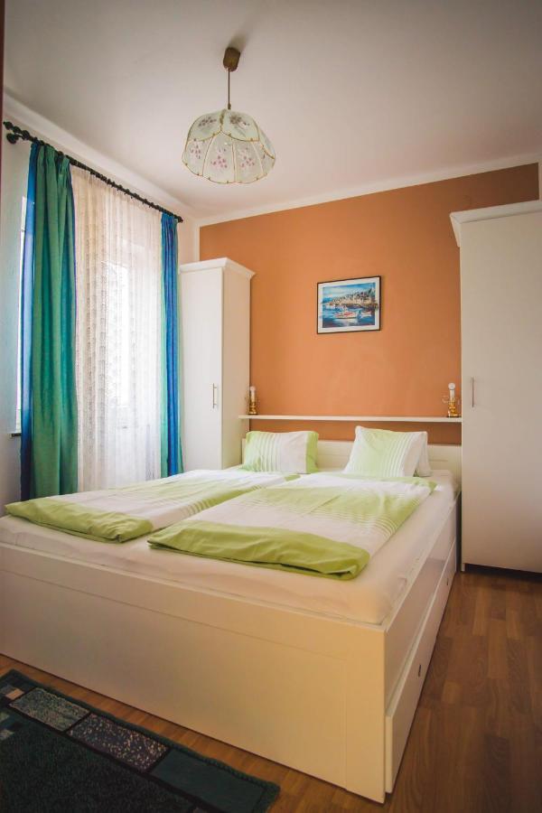 Apartmani Mili มาลินสกา ภายนอก รูปภาพ